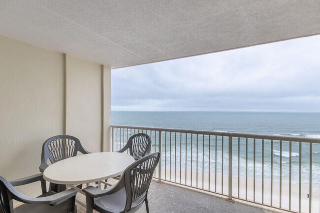 Building Photo - 561 E Beach Blvd