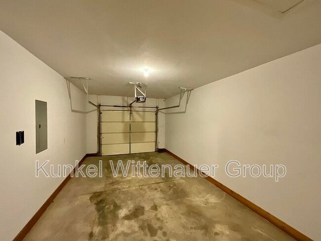 Building Photo - 10909 Kentfield Dr