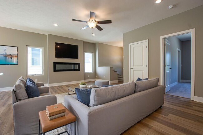 Building Photo - 358-S400 N Allen Street