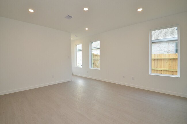 Building Photo - 29034 Bison Hvn Dr