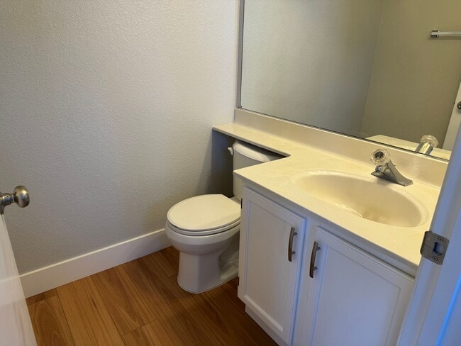 Building Photo - 2776 Woodmont Dr