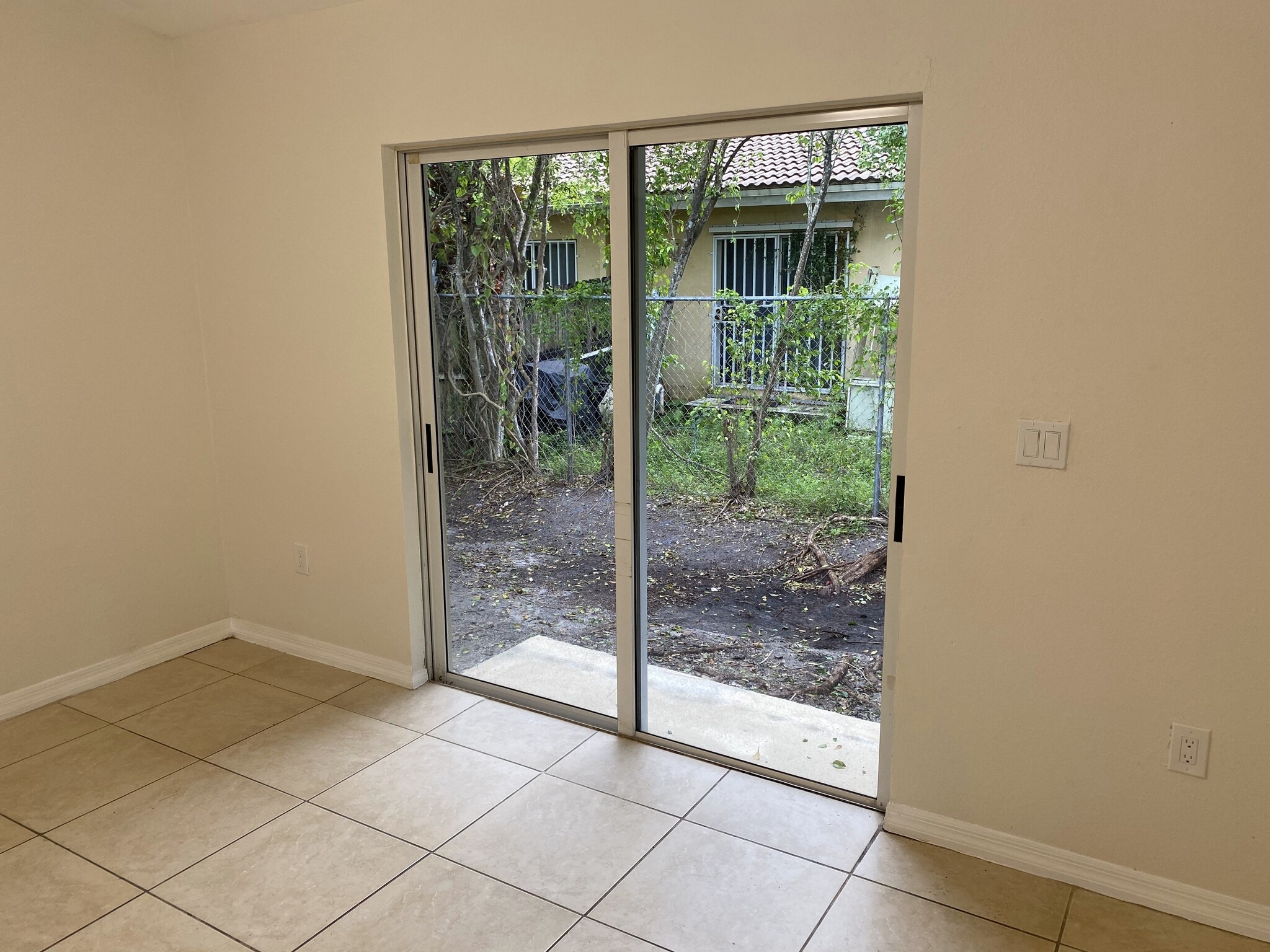 Building Photo - 3874 SW 48th Ave