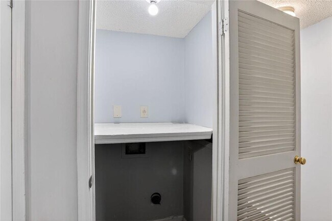 Building Photo - 53 Monet Ct NW