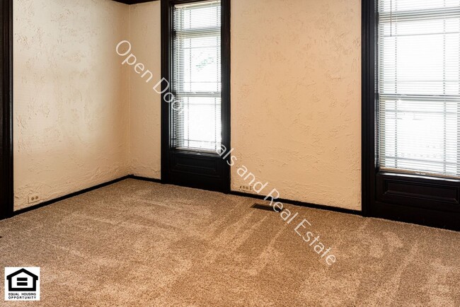 Building Photo - 460 S Elm St