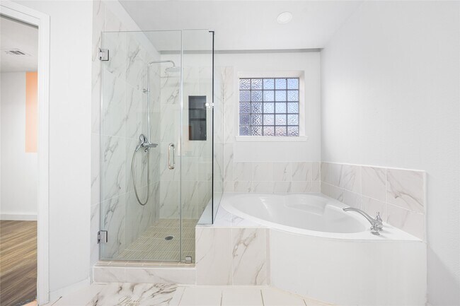 Building Photo - 12347 Shadowvista Dr