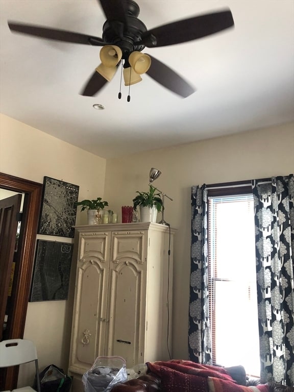 Building Photo - 27 Warren Ave