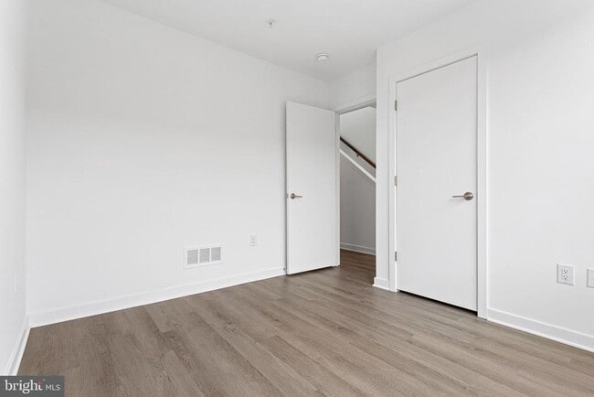 Building Photo - 3121 Beachview Ln