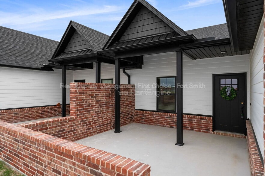 Building Photo - 8716 Cantera Dr