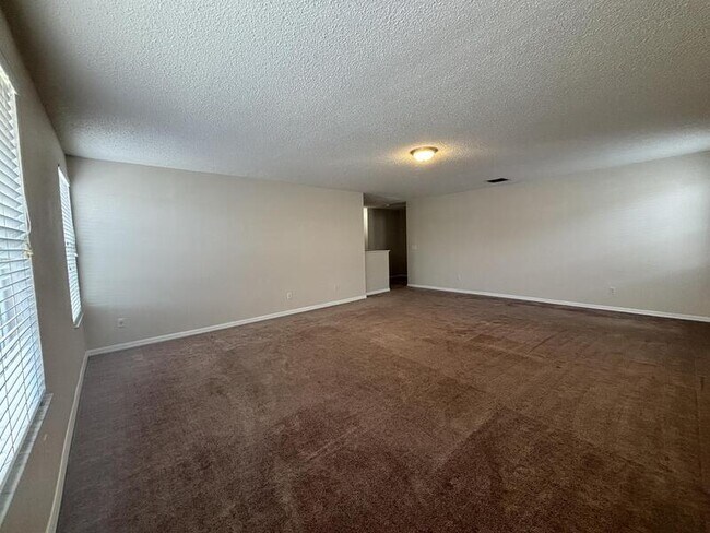 Building Photo - 15133 Moultrie Pointe Rd