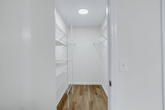 Building Photo - 3 Bedroom 2 Bathrooms in Sterling Creek - Richmond Hill