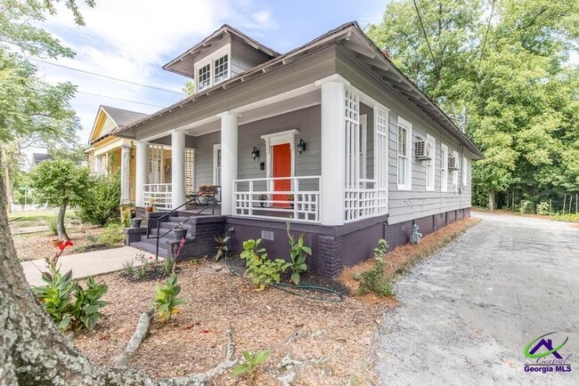 Building Photo - 1475 3rd St