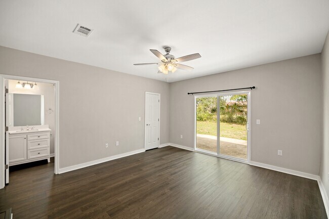 Building Photo - 200 Spencer Dr