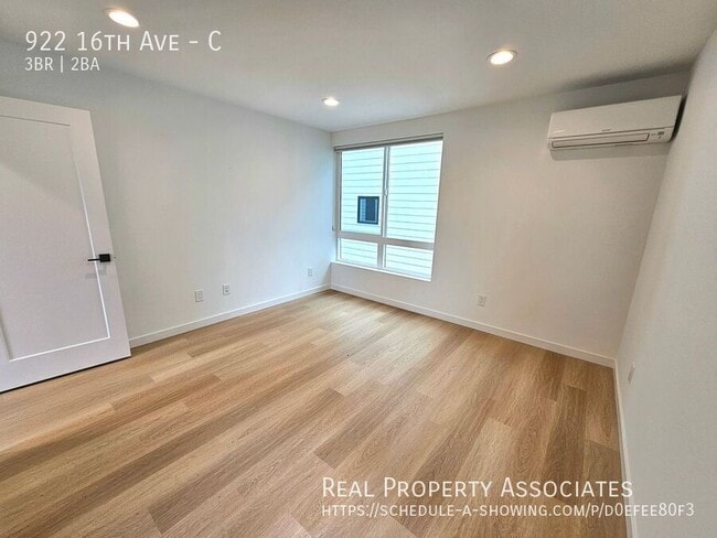 Building Photo - 922 16th Ave