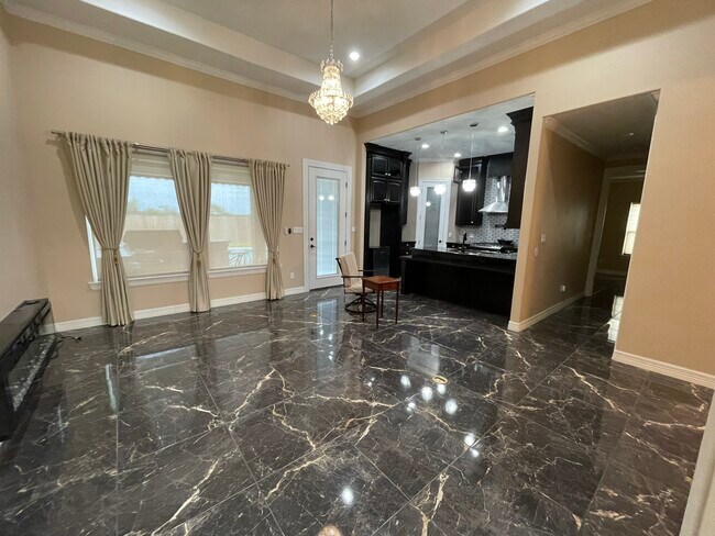 Building Photo - 5451 Cypress Creek