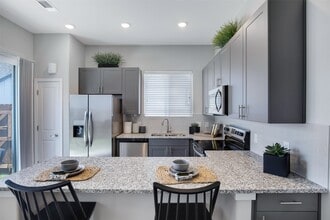 Building Photo - 7265 Borland Dr