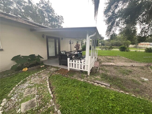 Building Photo - 3424 Willow Wisp Dr S