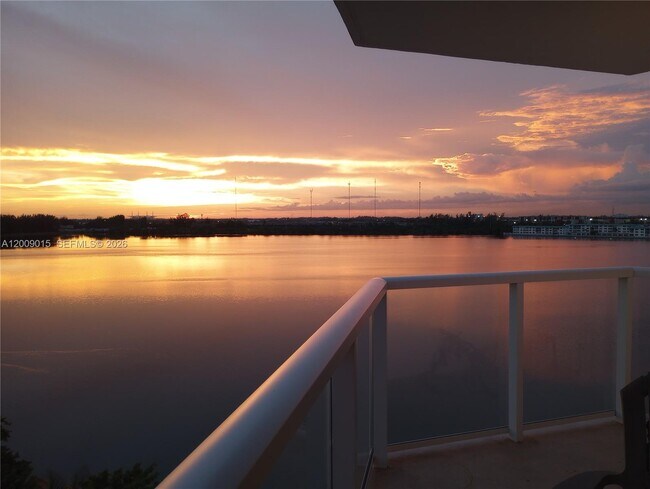 Building Photo - 1301 NE Miami Gardens Dr