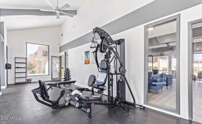 Building Photo - 8055 Thomas Rd