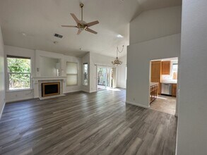 Building Photo - Gem of a rental home in East Davis