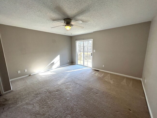 Building Photo - South AVL - Three Bedroom home with Wooded...