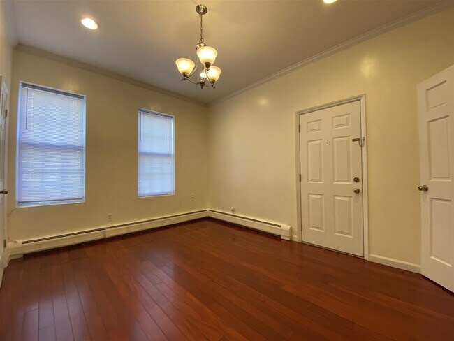 Building Photo - 519 Palisade Ave