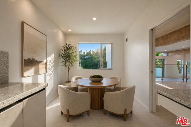 Building Photo - 1591 Lindacrest Dr