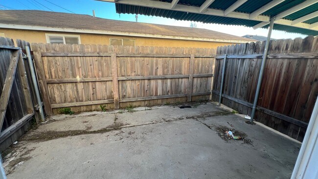 Building Photo - ZZ717 PLCMT