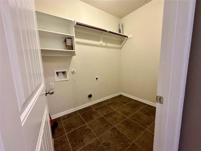 Building Photo - 202 Saffron Springs