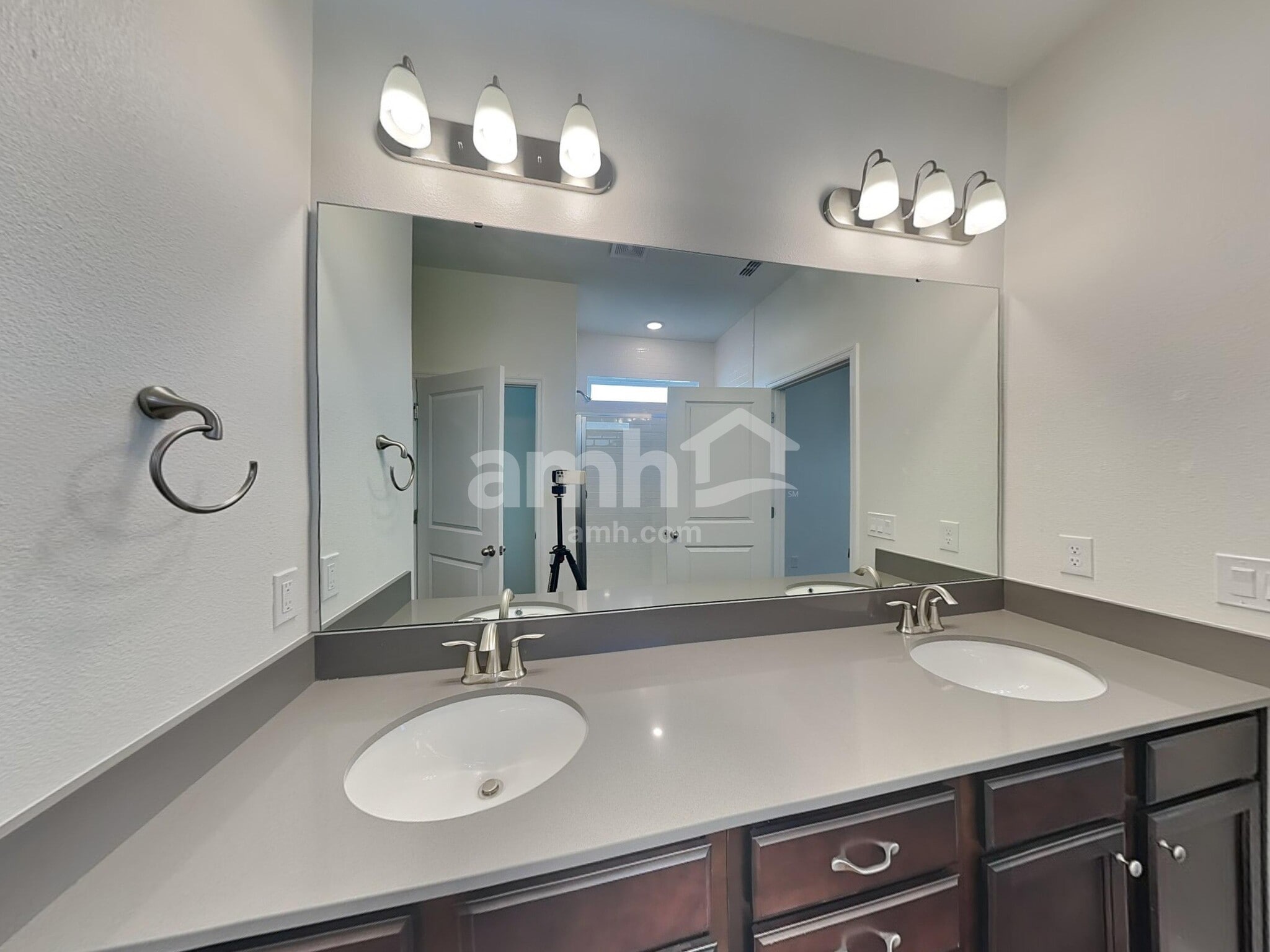 Building Photo - 1002 Summer Stone Lp