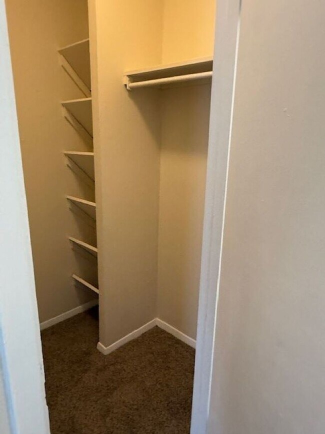 Building Photo - 6929 SW Hampshire Cir