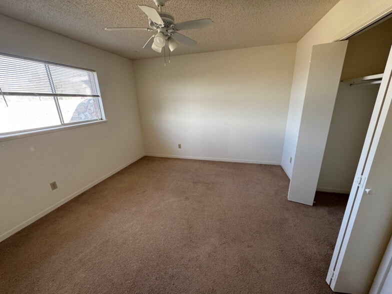 Building Photo - 6900 Escondido Dr