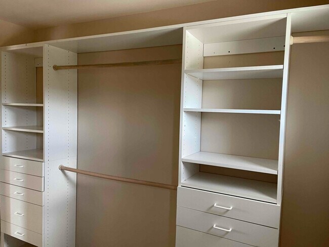 Building Photo - 4 Old Agua Fria Rd E