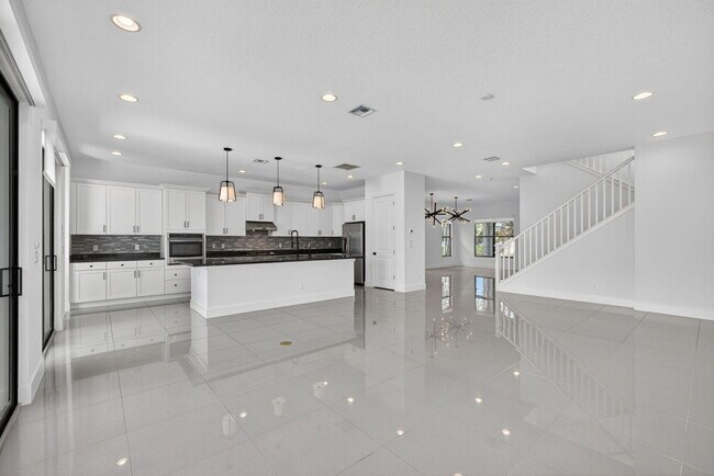 Building Photo - 4025 Faraday Wy