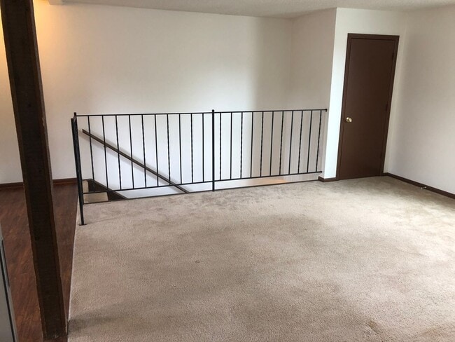 Building Photo - Central a/c & heating | Off-street parking | Close to downtown Golden