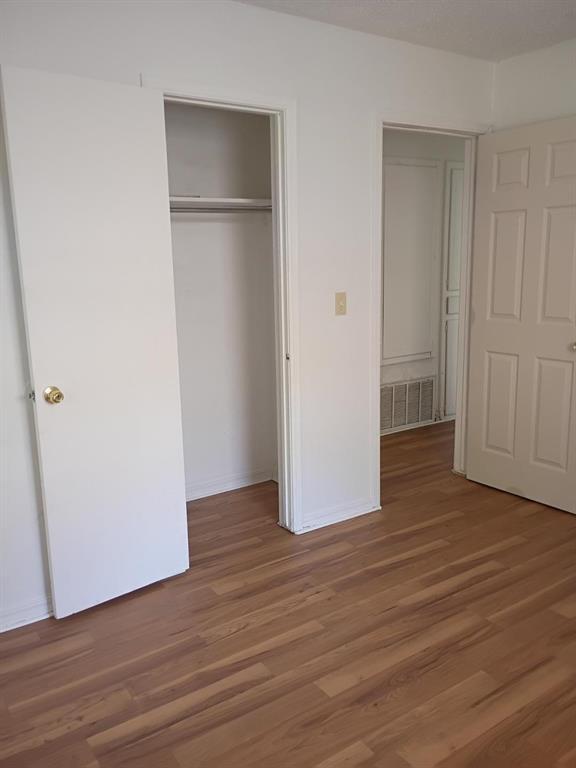 Building Photo - 8713 S Hillcrest Dr