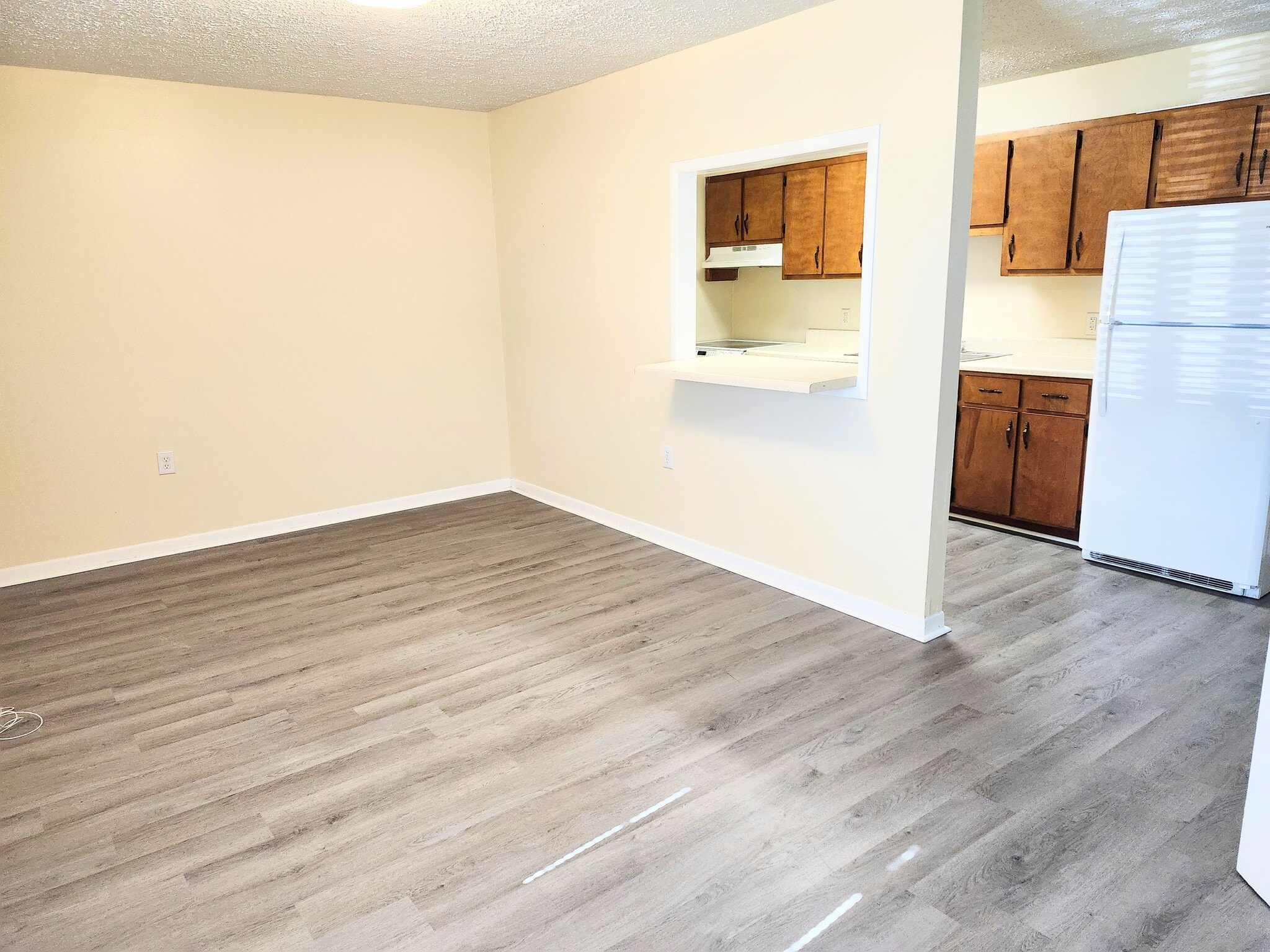 Building Photo - 5230 Beach Dr