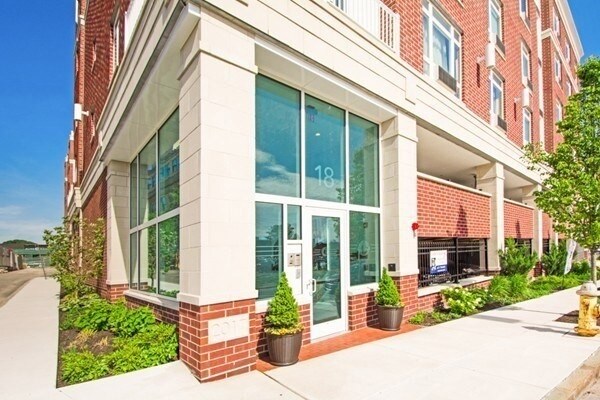 Building Photo - 18 Cliveden St