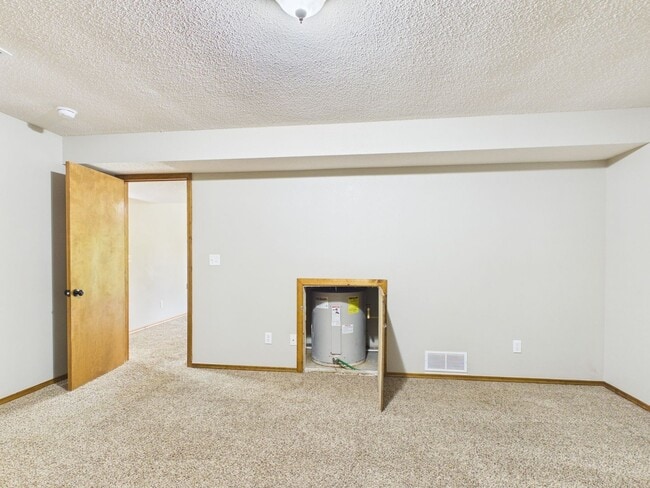 Building Photo - 24625 Spencer Rd