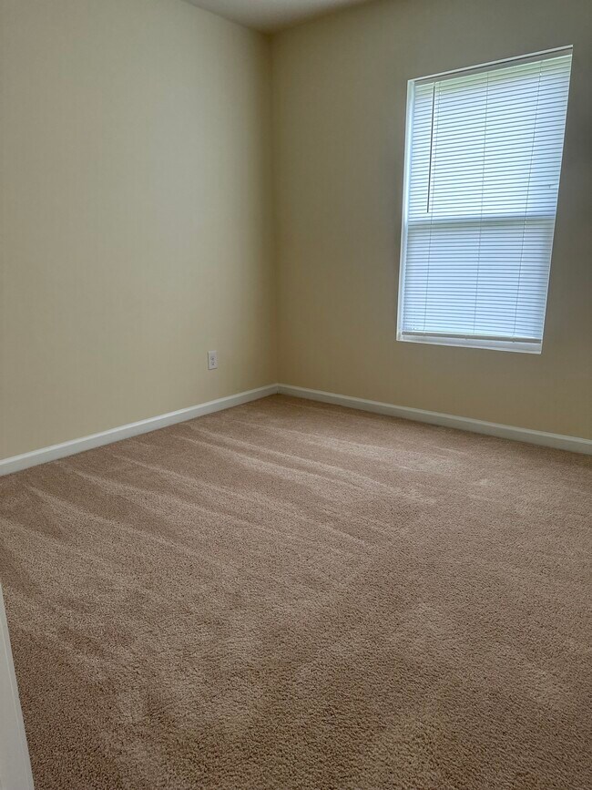 Building Photo - 2421