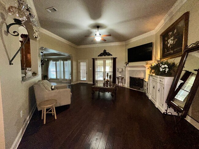 Building Photo - 41488 Creekstone Avenue