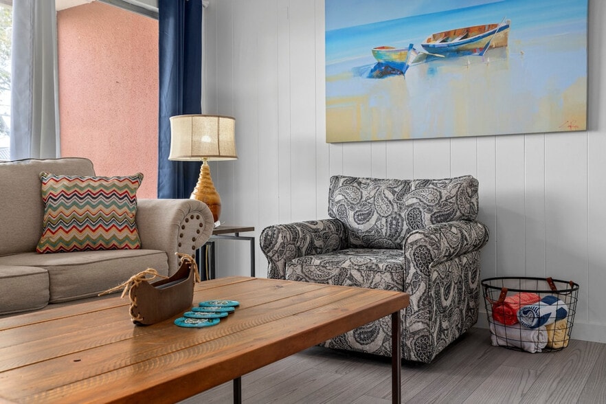 Building Photo - 4000 Gulf Terrace Dr