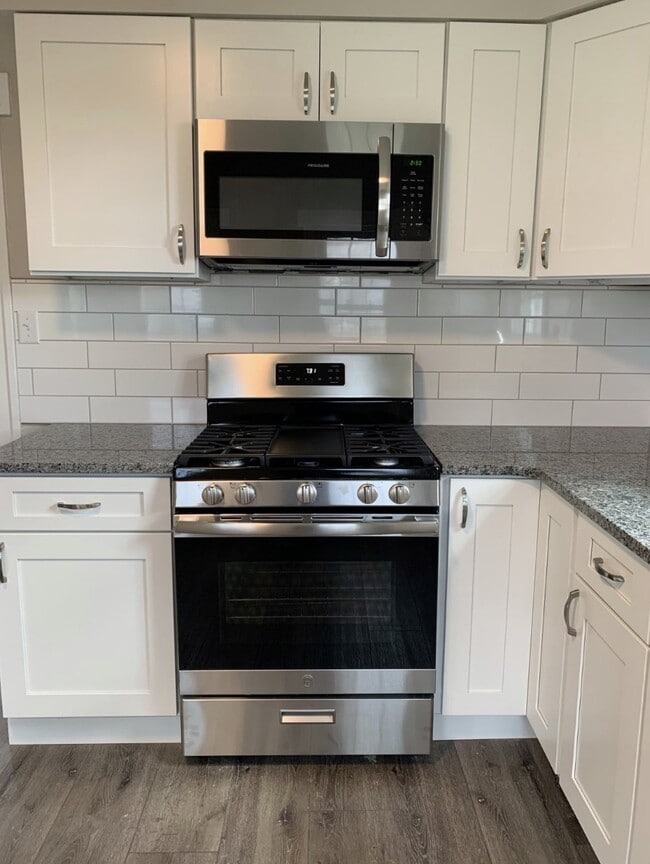 Building Photo - 257 Lovers Ln