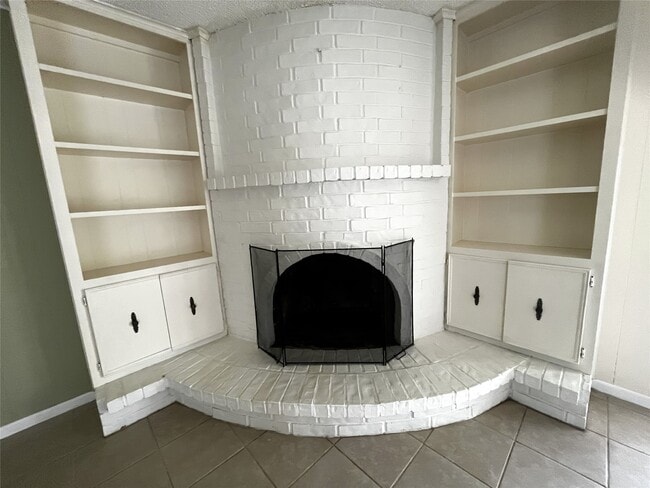 Building Photo - 731 Seafoam Rd