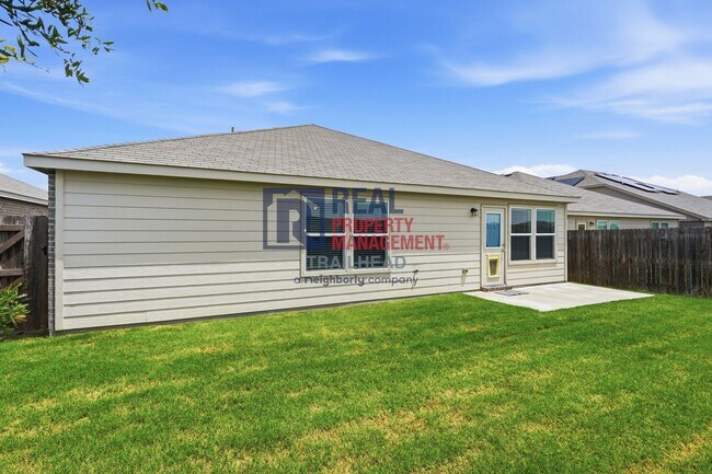 Building Photo - Modern 4-Bedroom Home in Newberry Point