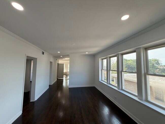 Building Photo - 8041 Kilpatrick Ave