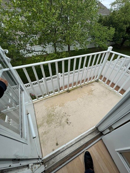 Building Photo - 10 Starboard Ct