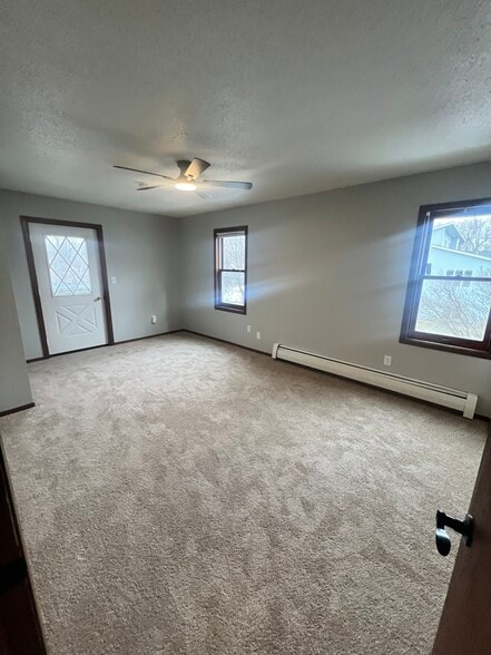 Building Photo - 987 County Road C2 W