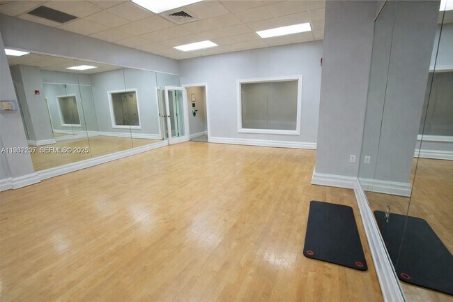 Building Photo - 2501 S Ocean Dr