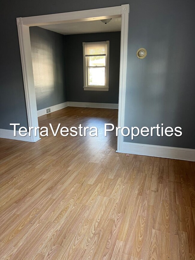 Building Photo - 3 Bed Single Family in Paulsboro! Eligible...