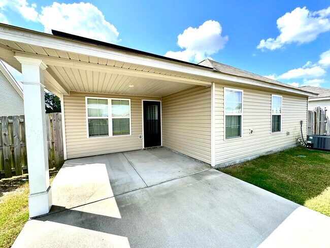 Building Photo - 822 Goodale Dr